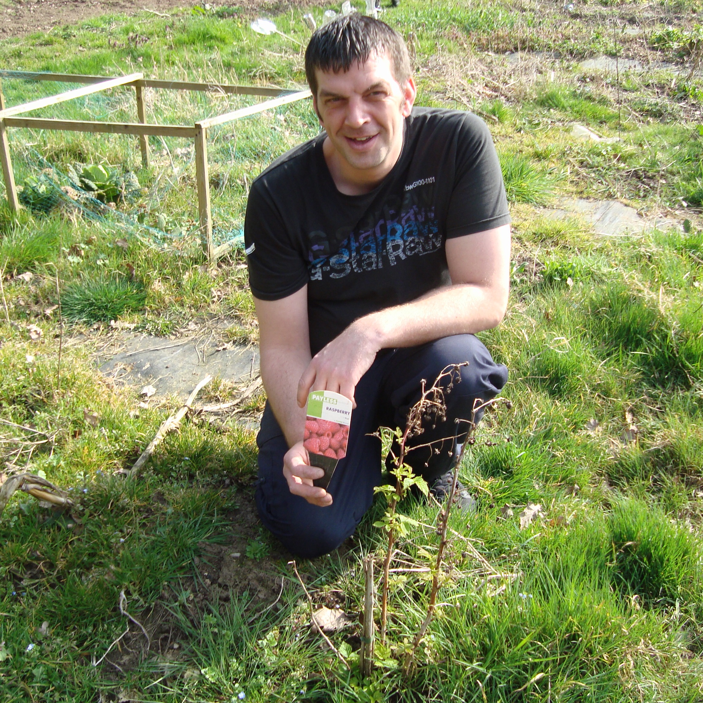 Ron_finds_a_raspberry_cane